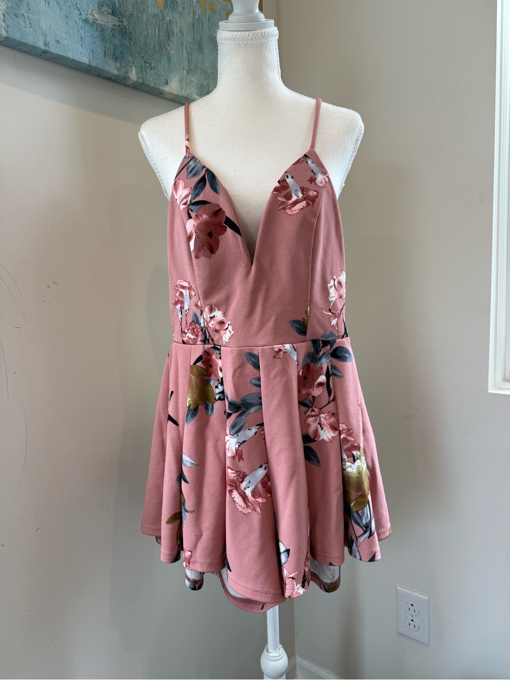 Windsor Dusty Rose Floral Print Romper
Check measurements for size. Estimate XS